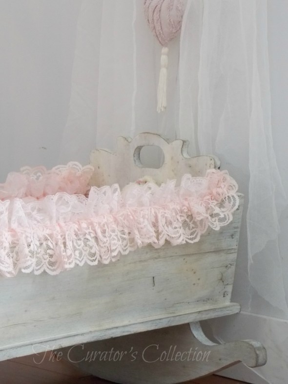 antique baby cradle 010