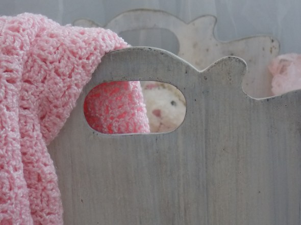 antique baby cradle 040