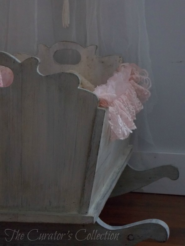 antique baby cradle 042