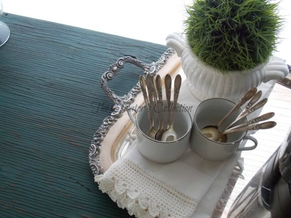 Milk painted primitive table(kitchen scale ) 028