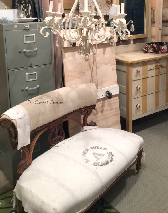 petite-settee-6